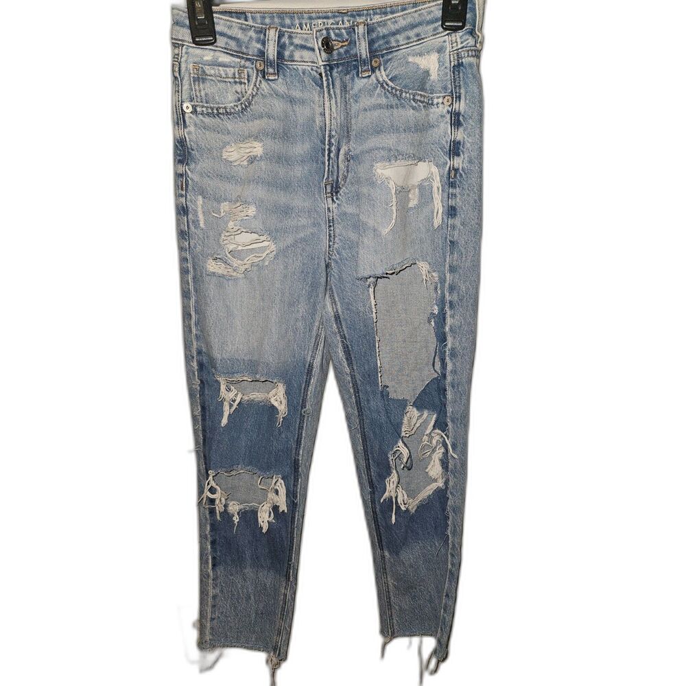 American Eagle Ripped Mom Jeans Size 0 short